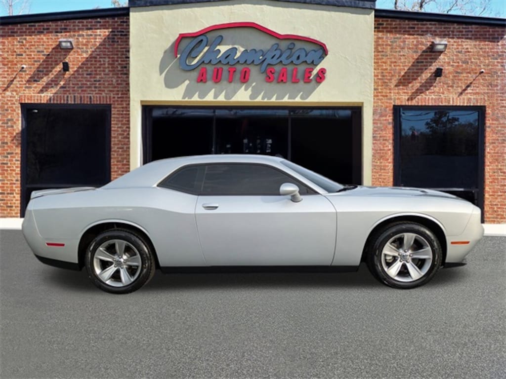 Used 2021 Dodge Challenger SXT Coupe