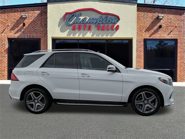 2016 Mercedes Benz GLE 400 4MATIC photo 2
