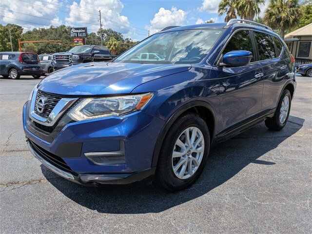 2017 Nissan Rogue SV photo 4