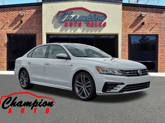 2018 Volkswagen Passat R-Line