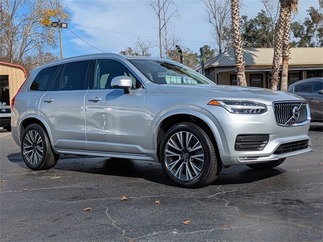 2020 Volvo XC90 Momentum's photo