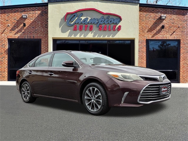 2017 Toyota Avalon XLE's photo