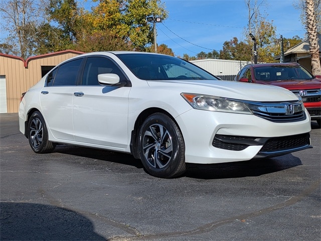 2017 Honda Accord LX's photo