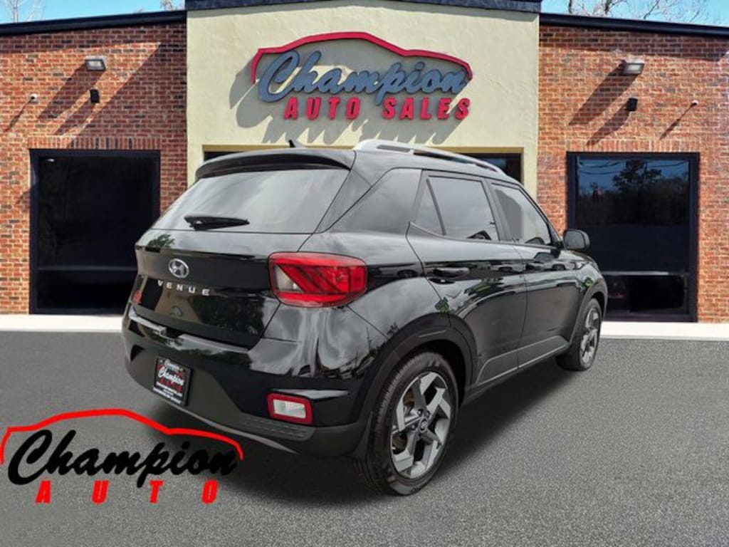Used 2022 Hyundai Venue SEL SUV