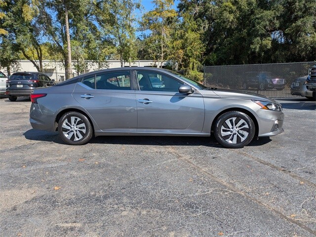 2022 Nissan Altima 2.5 S photo 2