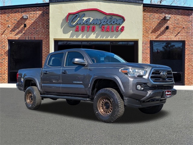 2019 Toyota Tacoma SR5's photo