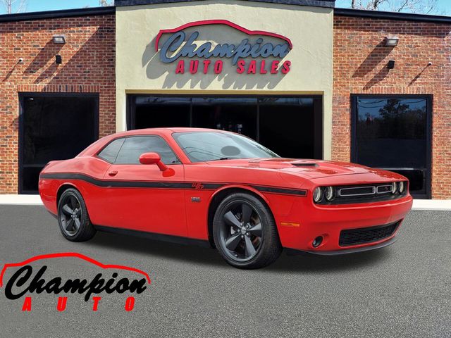 2016 Dodge Challenger R/T Plus's photo