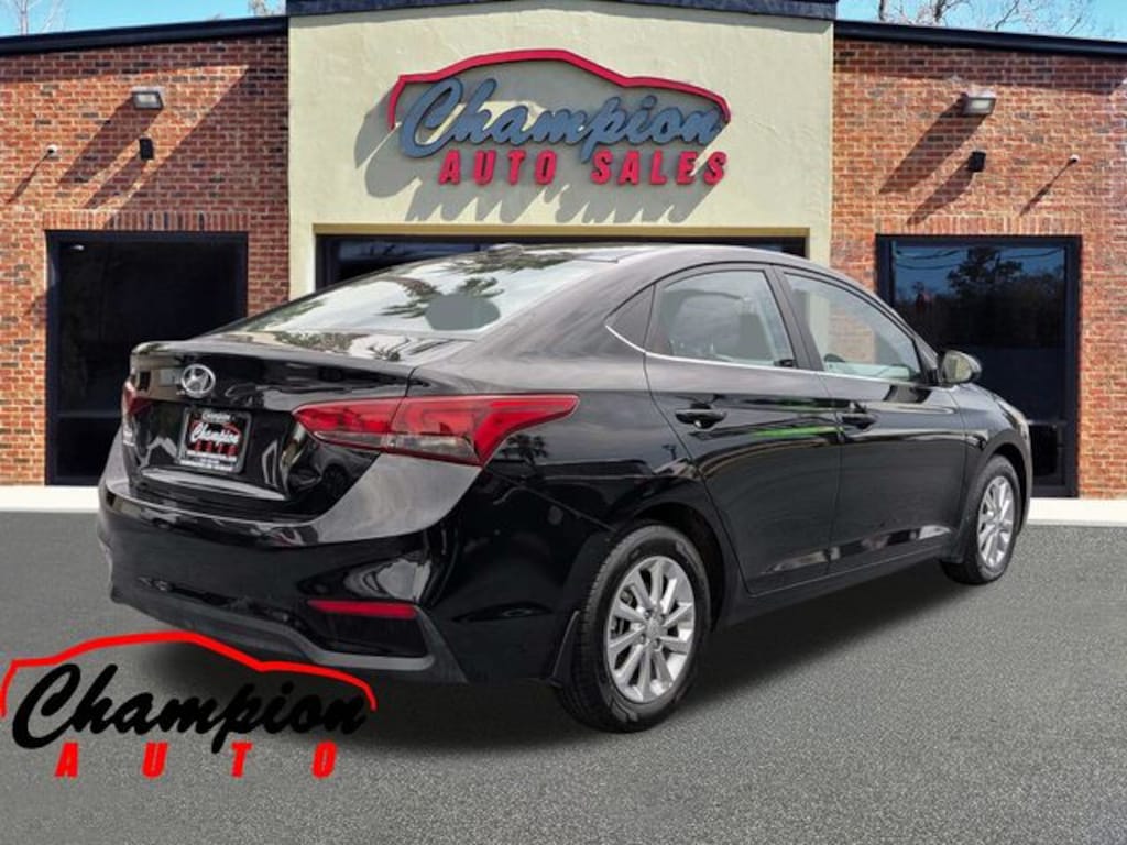 Used 2022 Hyundai Accent SEL Sedan