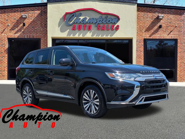 2019 Mitsubishi Outlander ES FWD's photo