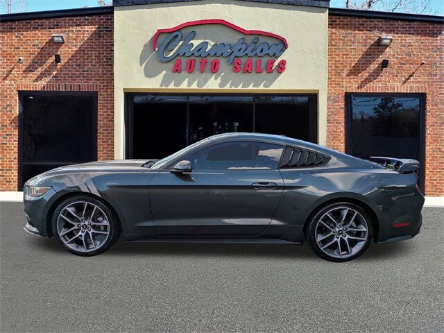 2016 Ford Mustang EcoBoost Premium photo 4