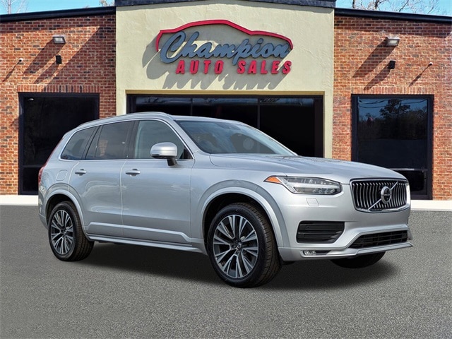 2020 Volvo XC90 Momentum's photo