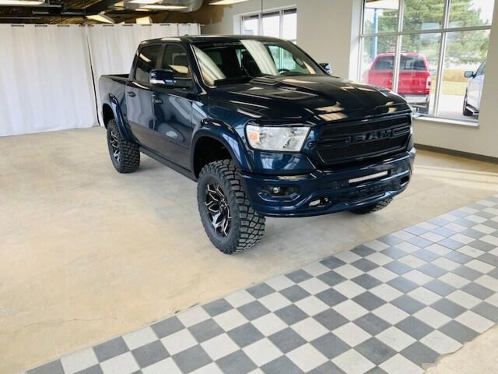 New 2022 Ram 1500 BADLANDER BIG HORN CREW CAB 4X4 5'7" BOX Crew Cab