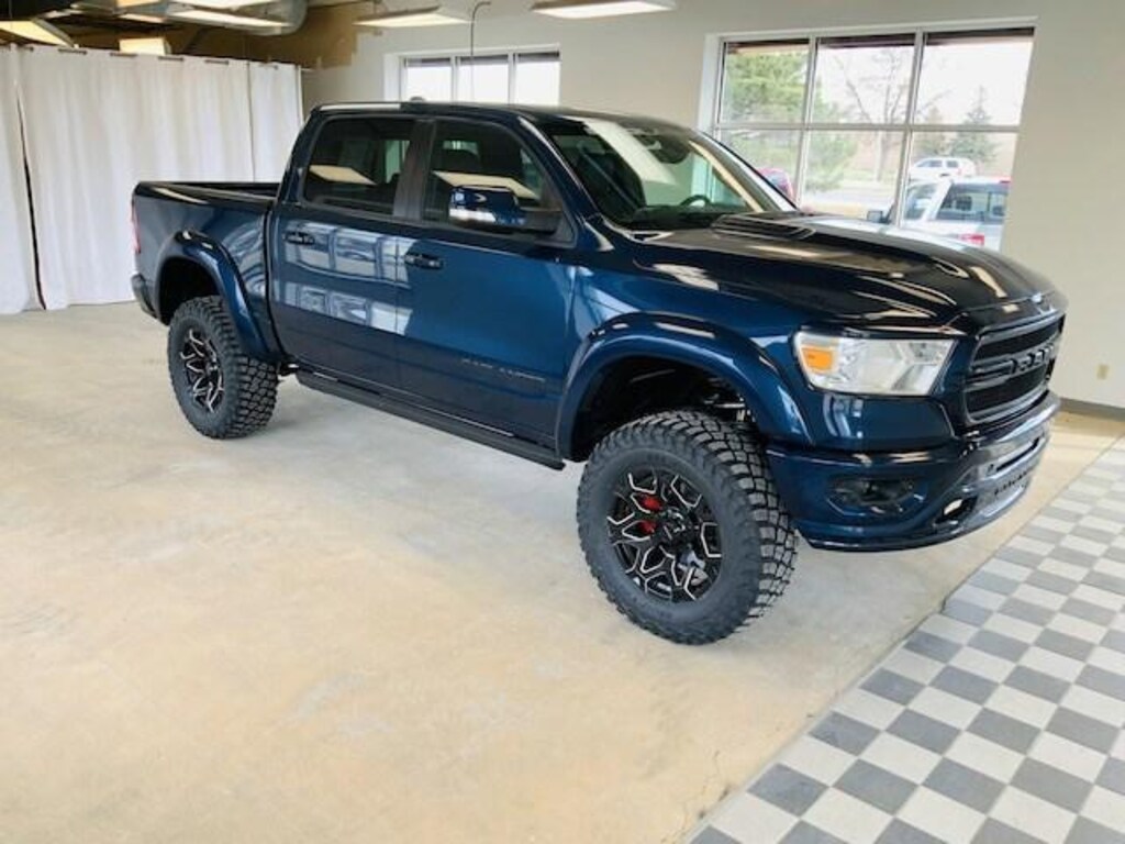 New 2022 Ram 1500 BADLANDER BIG HORN CREW CAB 4X4 5'7" BOX Crew Cab