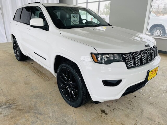 Used 2019 Jeep Grand Cherokee Altitude with VIN 1C4RJFAG8KC662106 for sale in Alexandria, Minnesota