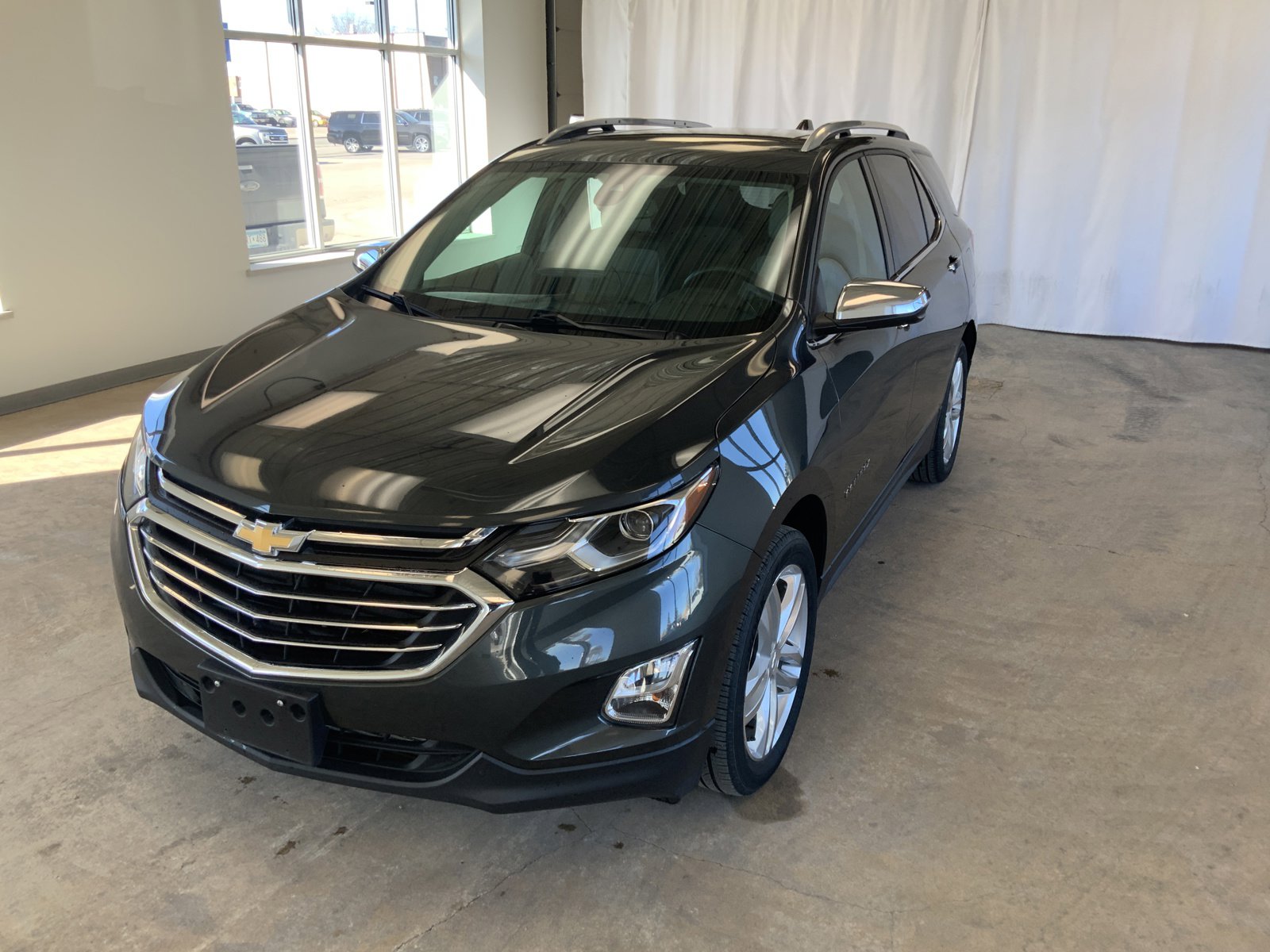 Used 2018 Chevrolet Equinox Premier with VIN 2GNAXVEV8J6123689 for sale in Alexandria, Minnesota
