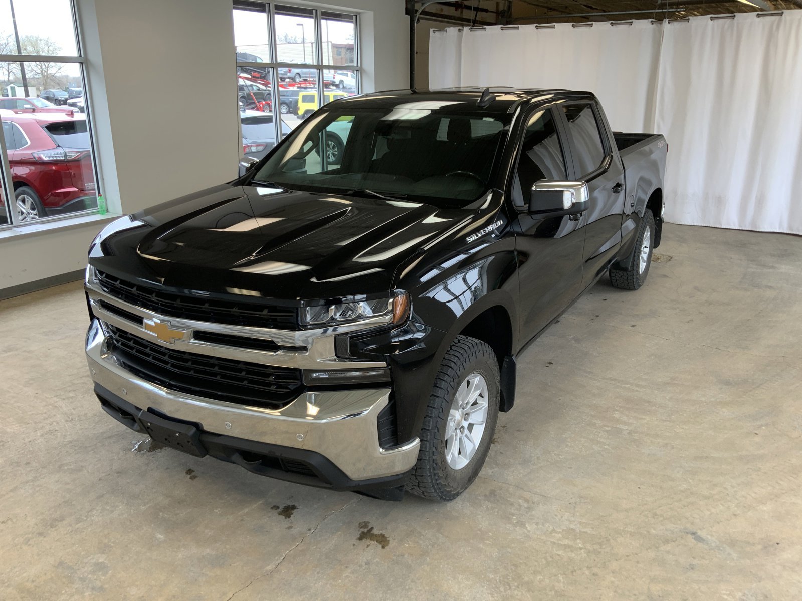 Used 2021 Chevrolet Silverado 1500 LT with VIN 1GCUYDED1MZ385390 for sale in Alexandria, Minnesota