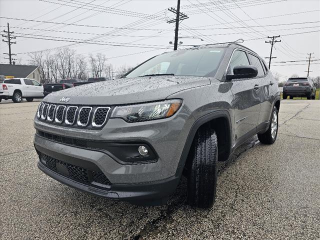 New 2024 Jeep Compass Latitude 4D Sport Utility in Elyria #24CY097