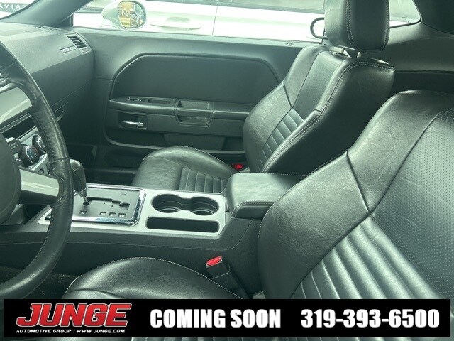 2010 Dodge Challenger SE photo 4