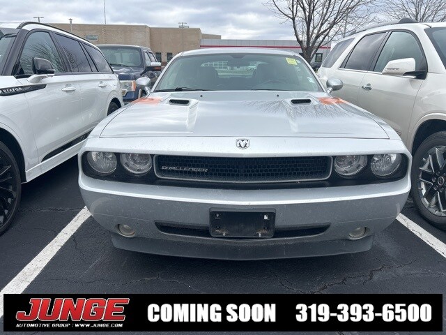 2010 Dodge Challenger SE photo 2