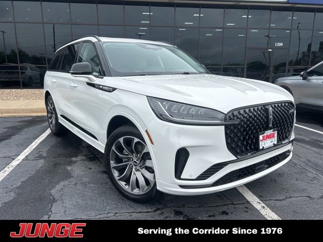 2026 Lincoln Aviator Premiere AWD's photo