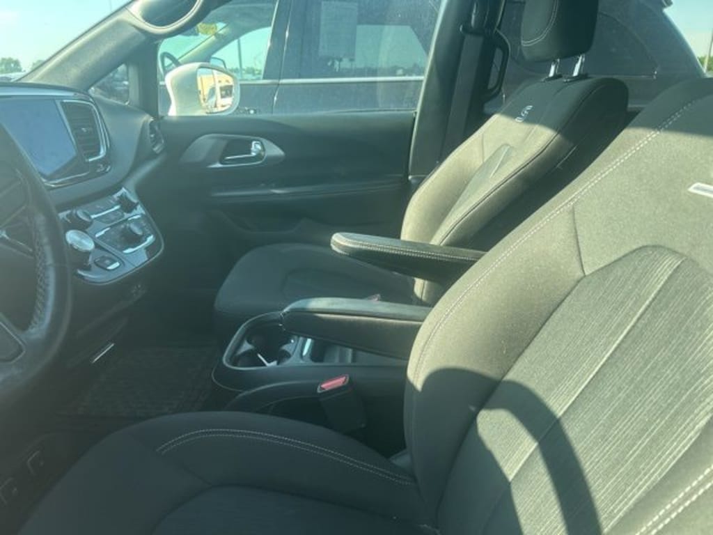 Used 2019 Chrysler Pacifica Touring Plus Minivan/Van