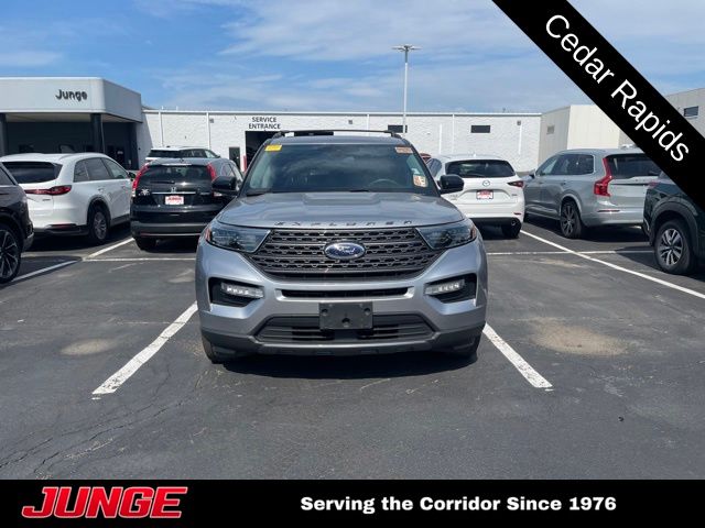2023 Ford Explorer XLT 4WD's photo