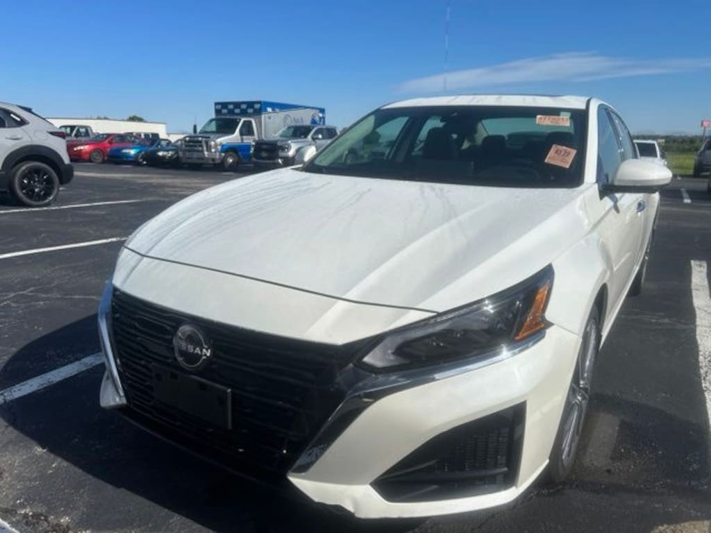Used 2023 Nissan Altima 2.5 SL Sedan