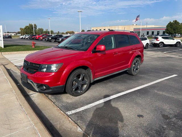 Used 2018 Dodge Journey Crossroad with VIN 3C4PDCGGXJT429318 for sale in Hiawatha, IA
