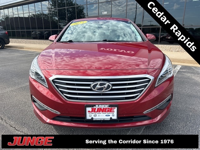 Used 2015 Hyundai Sonata SE with VIN 5NPE24AF6FH156467 for sale in Hiawatha, IA