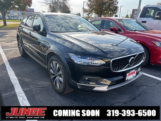 2024 Volvo V90 Cross Country Wagon 