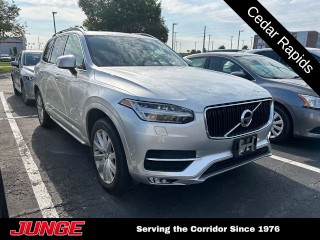 Used 2016 Volvo XC90 T6 Momentum SUV