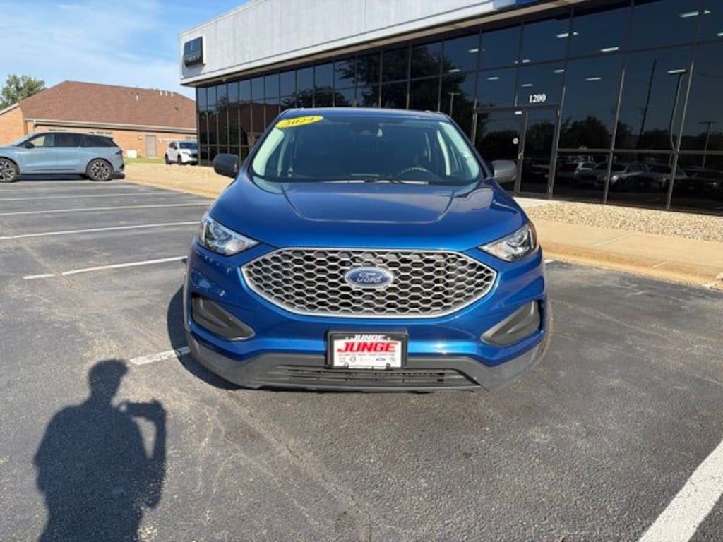 Used 2024 Ford Edge SE SUV