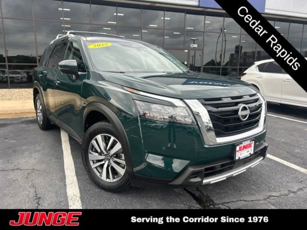 Used 2025 Nissan Pathfinder SL SUV
