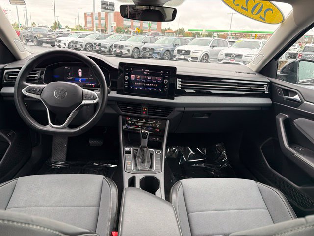 Used 2025 Volkswagen Jetta 1.5T SE Sedan