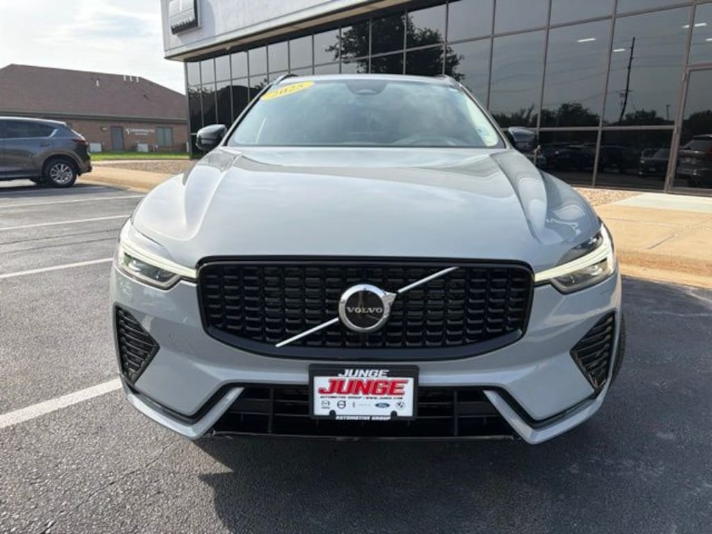 Used 2025 Volvo XC60 B5 Core SUV