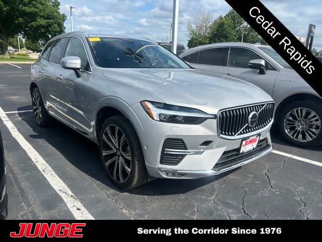 2023 Volvo XC60 B5 Ultimate Bright Theme AWD's photo