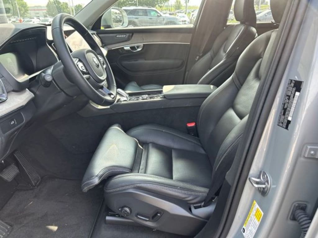 Used 2025 Volvo XC90 B6 Ultra SUV