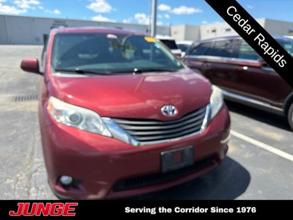 Used 2014 Toyota Sienna XLE Minivan/Van