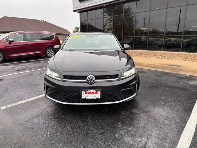 Used 2025 Volkswagen Jetta 1.5T SE Sedan