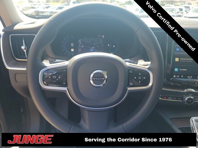 2023 Volvo XC60 B5 Ultimate photo 4