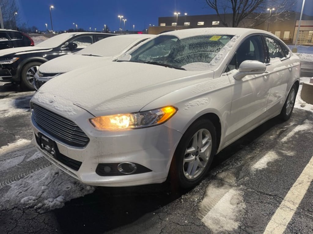 Used 2015 Ford Fusion SE Sedan