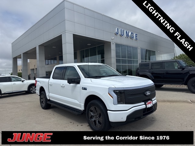 2025 Ford F-150 Lightning Flash's photo