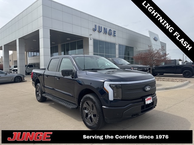 2025 Ford F-150 Lightning Flash's photo