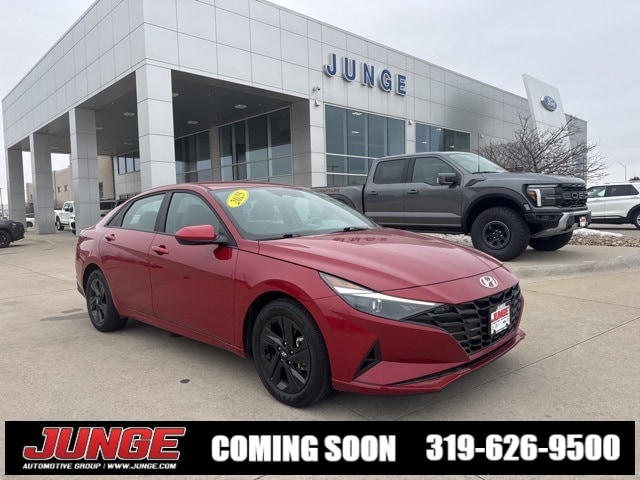 2023 Hyundai Elantra Blue's photo