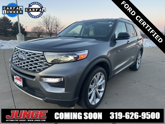 2022 Ford Explorer Platinum's photo