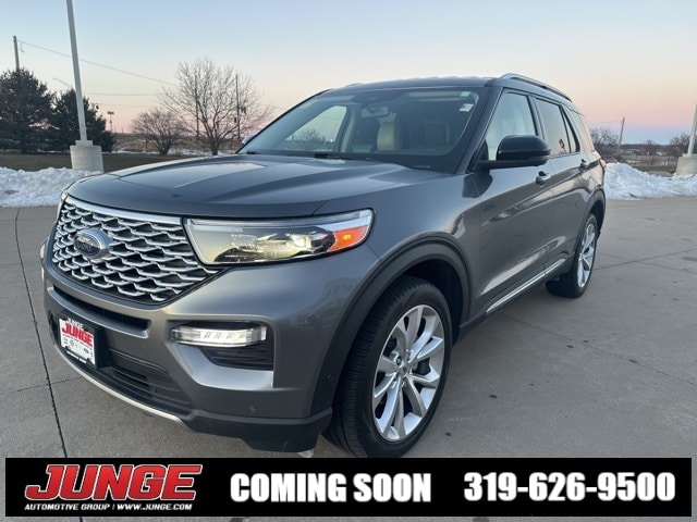 2022 Ford Explorer Platinum's photo