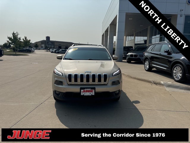 Used 2015 Jeep Cherokee Latitude with VIN 1C4PJMCS9FW552389 for sale in North Liberty, IA