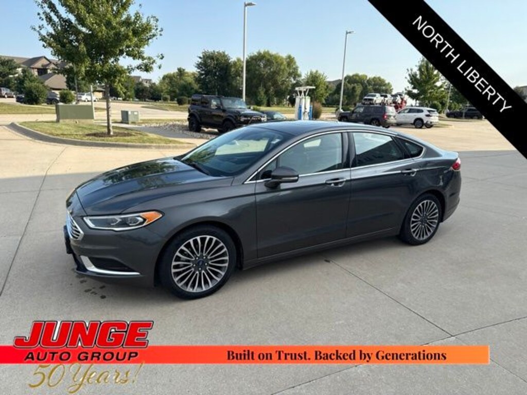 Used 2018 Ford Fusion SE Sedan