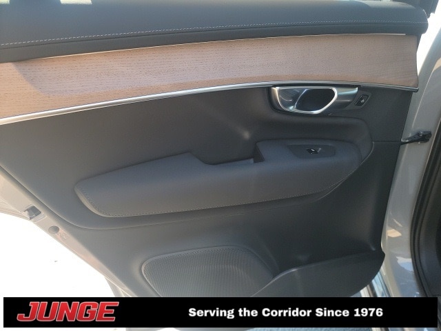 2026 Volvo XC90 Plus - Photo 12