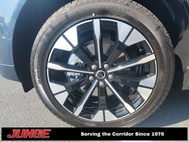 2026 Volvo XC60 Plus - Photo 22